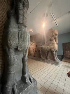 ラマッス(コルサバードの門を守る人頭有翼雄牛)