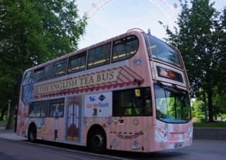 アフタヌーンティー・バスツアー